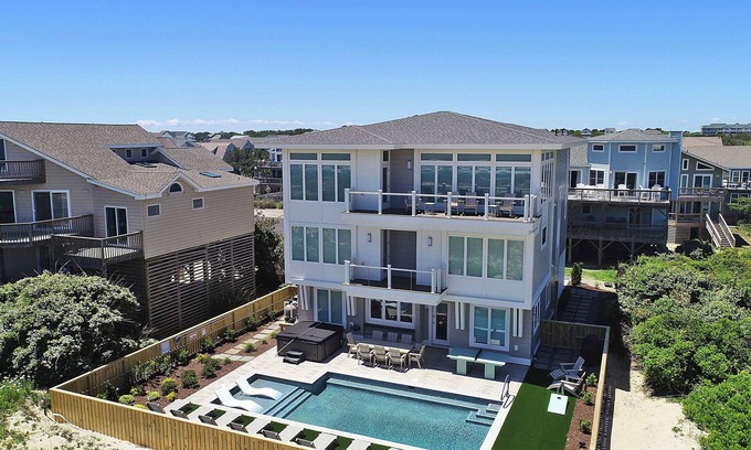 Currituck County House | OCEANFRONT, Private Pool, ELEV, Ocean Views! OS607F, Saltspray Sunrise