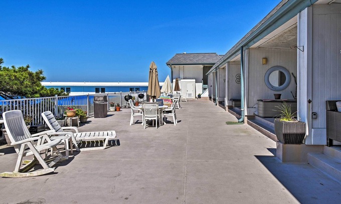 Virginia Beach Apartment | Oceanfront Resort Studio on Virginia Beach!