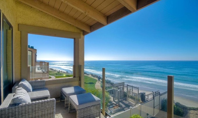 Solana Beach Apartment | Oceanfront Views, Heated Pool, Hot Tubs, Parking