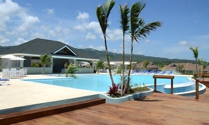 St. Ann's Bay Apartment | Oceanic View Apartment at Fern Court