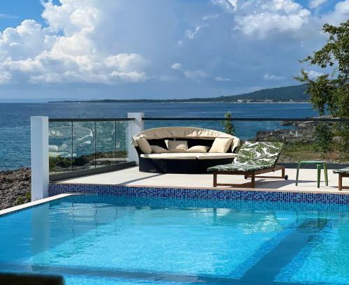 Whitehouse Villa | Oceanview lux Villa + Infinity pool, Chef & Butler