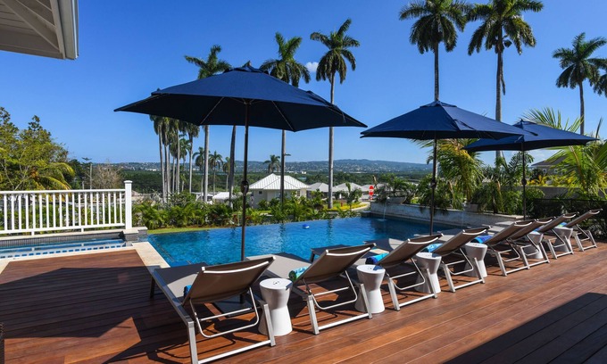 Reading Villa | Oceanview Luxury villa w/Pool/jacuzzi/tennis in gated community with gym