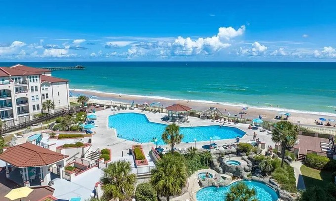 North Topsail Beach Apartment | Oceanview Resort*Hot tub*North Topsail Beach