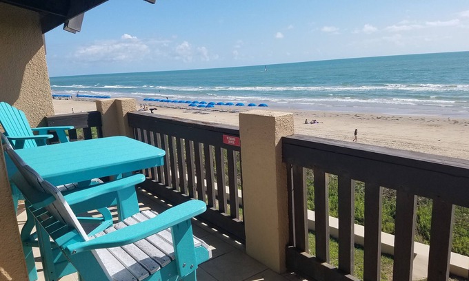 South Padre Island Condo | "OCTOBER" 2025-"SPECIAL-RIGHT ON THE BEACH-Amazing View-ALL REMODELED