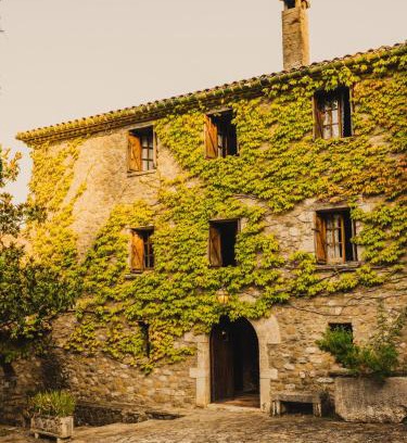 Seguero Hotel | Off Grid Girona - NEW OPENING