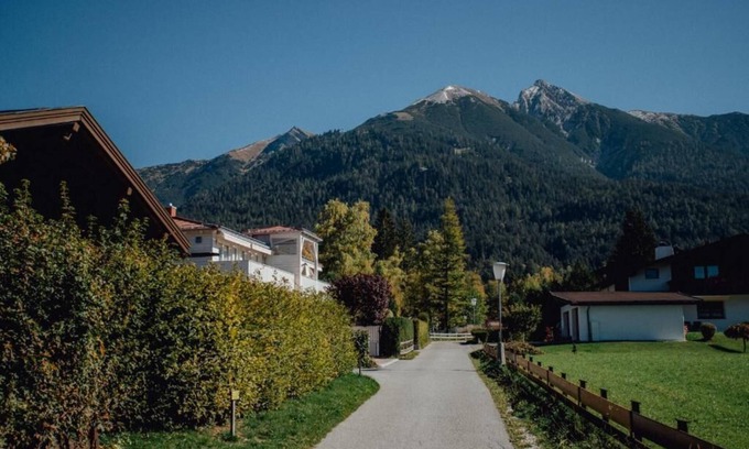 Seefeld in Tirol Apartment | Offers space for up to 8 people Chalet Solymont by MoniCare in a quiet and sunny location
