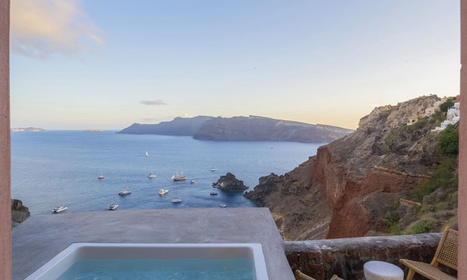 Oia Apartment | Oia Waves by SV