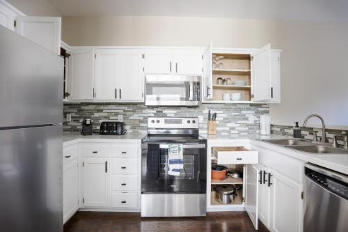 Olathe House | Olathe sleeping Beauty 3bdr and 2 baths