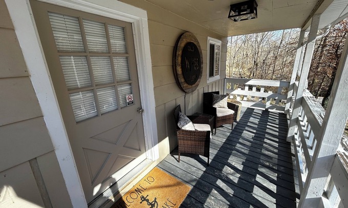 Byrdstown Apartment | Old #8 Cabin - Formally known as Key West