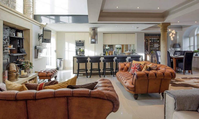 Barnoldswick Cottage | OLD CHAPEL HOUSE, family friendly, with a garden in Barnoldswick