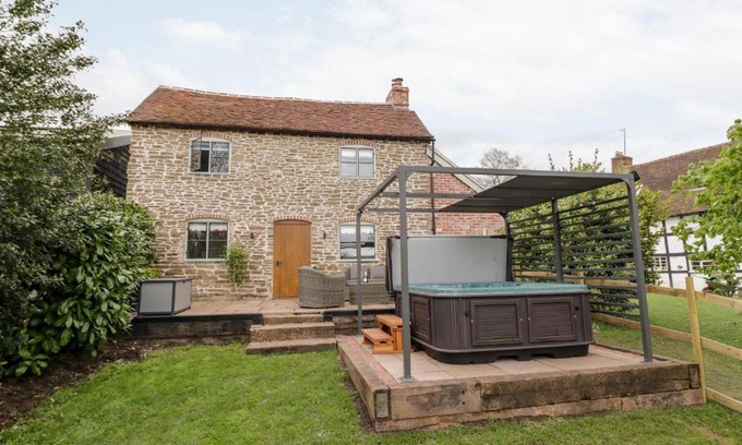 Tenbury Wells House | Old Farm Cottage
