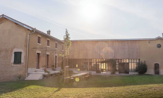 Villeneuve-de-Marc House | Old farmhouse in the countryside. Ideal for families or friends.