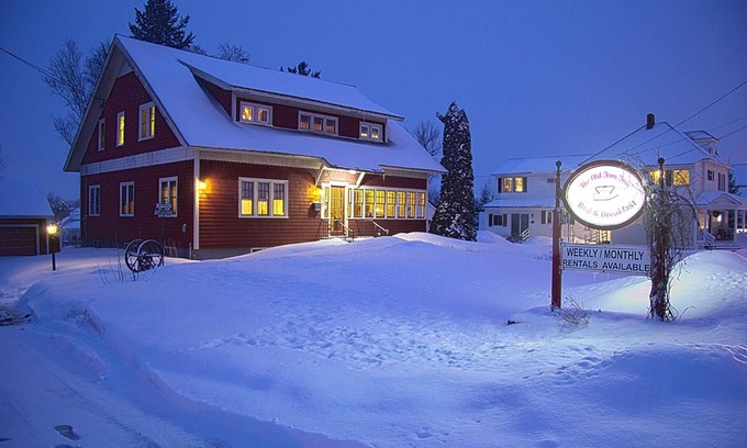 Caribou Bed & Breakfast | Old Iron Inn Bed and Breakfast