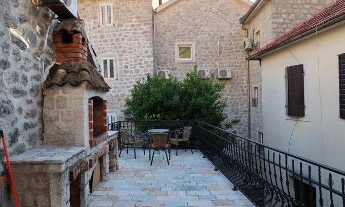 Risan Apartment | Old Risan Apartment