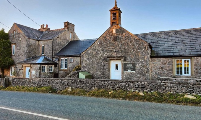Fourstones Near Bentham House | Old School House - Yorkshire Three Peaks Challenge