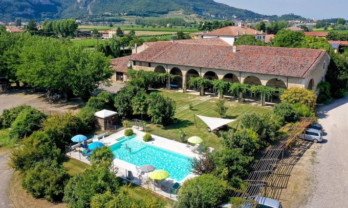 Longare Apartment | Oleandri apartment with one bedroom and one bathroom on the ground floor with wheelchair access (apartment 2)