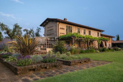 Pietrasanta House | Olimagio Farm Stay with animals and 25m pool, beach at cycling distance