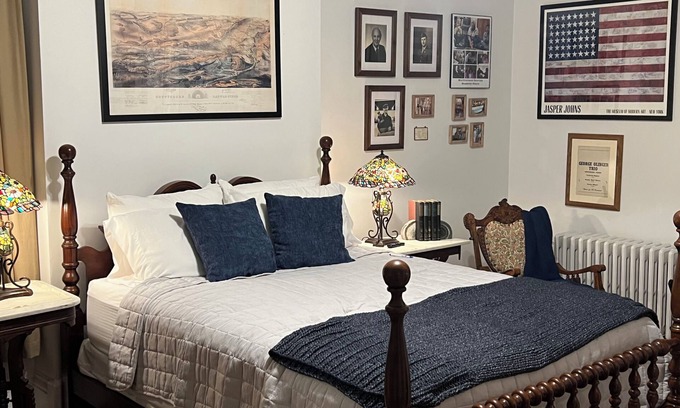 Gettysburg Bed & Breakfast | Olinger Suite in charming Olinger House B&B in historical, downtown Gettysburg.