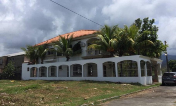 Omoa House | Omoa’s House- House Aharí