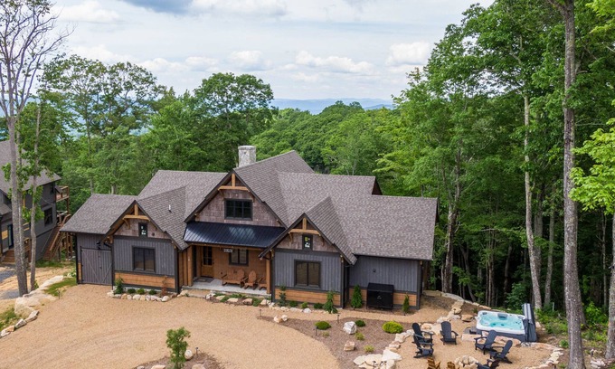 Elk Park Cabin | On Eagle's Wings at Eagles Nest - New build, near Winery, new hot tub!