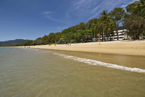 Palm Cove Apartment | On Palm Cove Beachfront Apartments