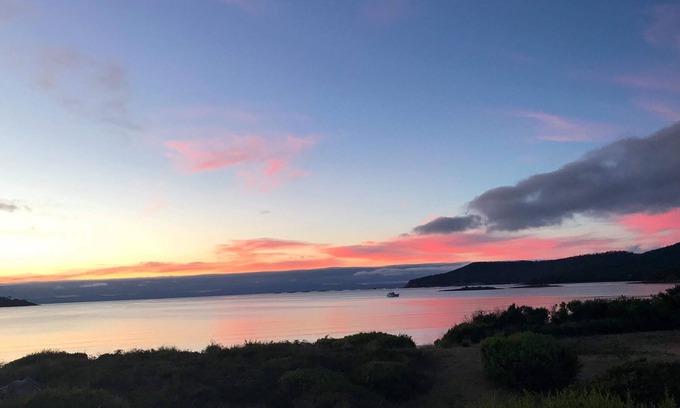 White Beach House | On The Dunes White Beach (Beach Front House)