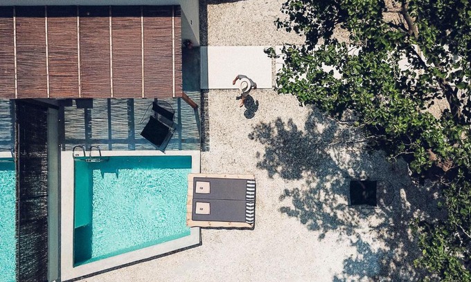 Perissa Apartment | One and Only Beachfront Rooms