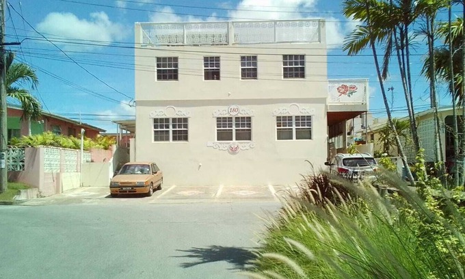 Pine Gardens Apartment | One Bedroom apartment in Warrens quiet location