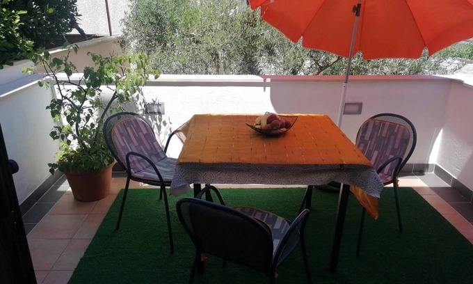 Dajla Apartment | One bedroom apartment with terrace Dajla, Novigrad (A-6935-a)