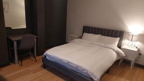 Harehills Apartment | One bedroom basement flat