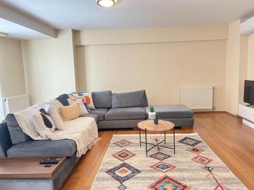 Tophane Apartment | One Bedroom Central Apartment