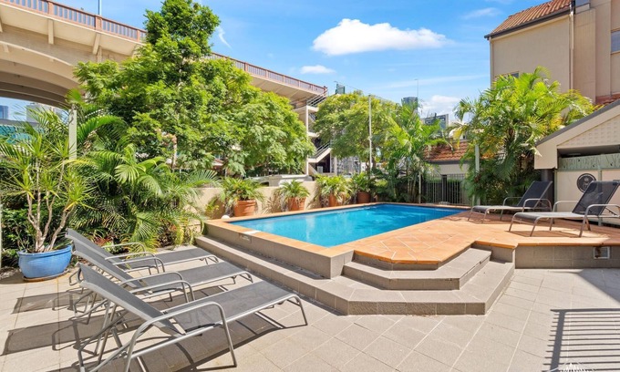Kangaroo Point Apartment | One Bedroom Unit in the Heart of Kangaroo Point