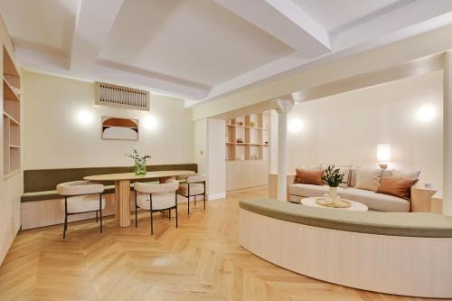 Palais-Royal Apartment | ONIRI - Serviced Apartment in Place Vendôme
