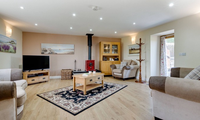 Trecastle House | Onnen Fawr Cottage - Two Bedroom House, Sleeps 6