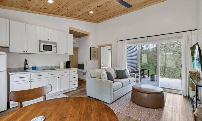 Rockbridge Apartment | Onyx - Near Hocking Hills