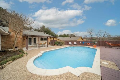 Garland House | Open Space Home for Family Groups with Privat Pool