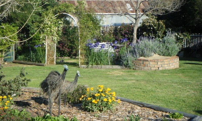 Gilgandra Hotel | Orana Windmill Motel