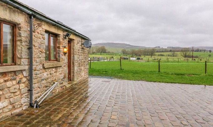 Fourstones Near Bentham Cottage | ORCABER FARM RETREAT, character holiday cottage in Austwick