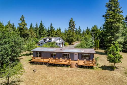 Lyle House | Orchard Haven Guest House