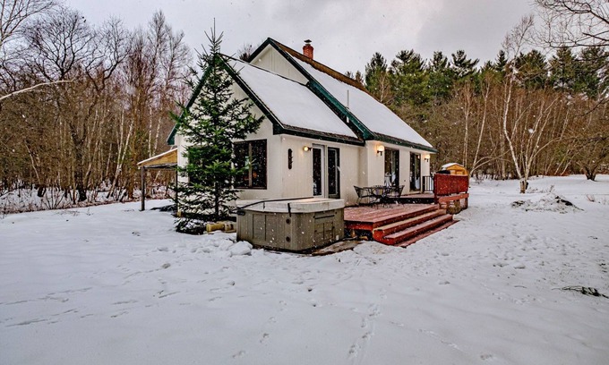 Sunday River Area House | Orchard House - Pet Friendly and secluded house w/hot tub and Barbecue.