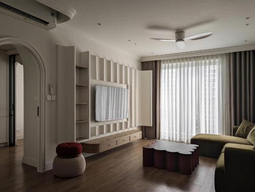 Trang Tien Apartment | Orchid Bloom Suite-City Heart-Near Street Food & Coffee 24-7