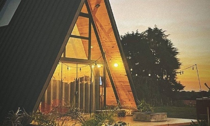 Itaara Cabin | Orion Cabin with hot tub and fireplace