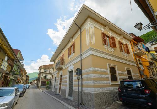 Luco dei Marsi Apartment | Orsini: tre camere da letto, 2 bagni