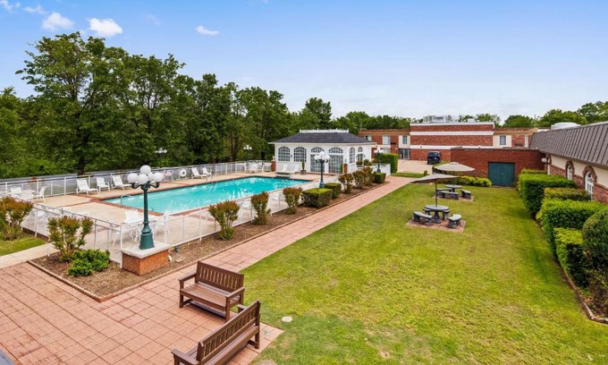 Eureka Springs Historic District Hotel | Osage Creek Lodge