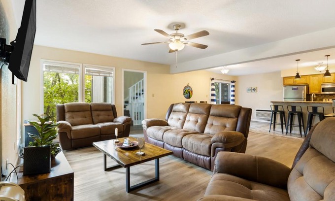 Osage Beach House | Osage Oasis