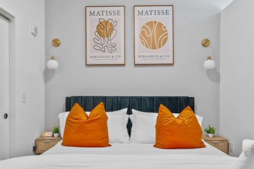 Pendleton Apartment | OTR King Bed Free On Site Parking Gym Pool Club Room