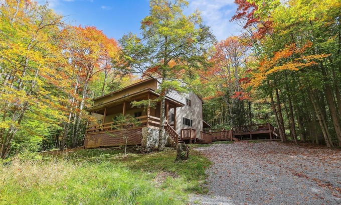Old Timberline House | Otters Den is the perfect mountain retreat!