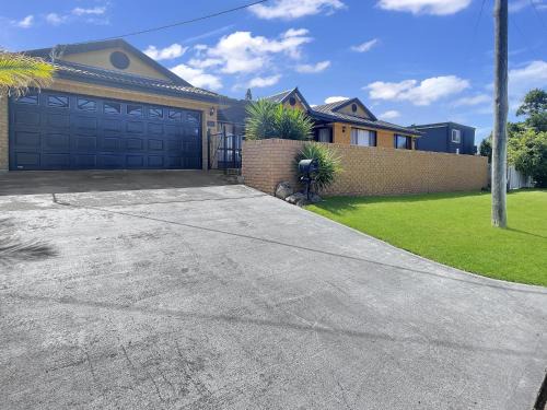 Batehaven House | Our Haven: 4-Bed Escape Near Beach & Mogo Trails