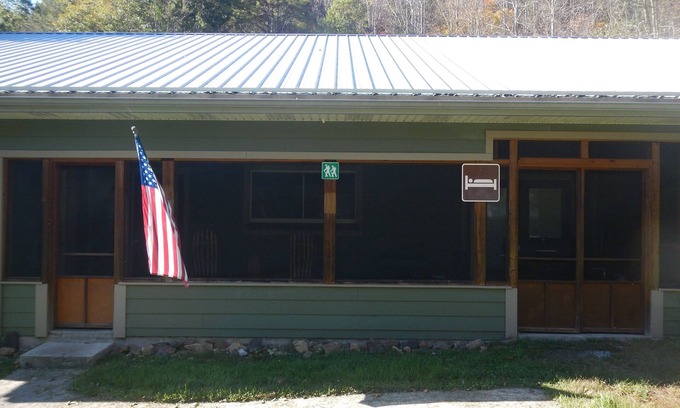 Bland House | Outdoor Enthusiasts 3 Bdrm retreat Blue Ridge Mountains Jefferson National Frst