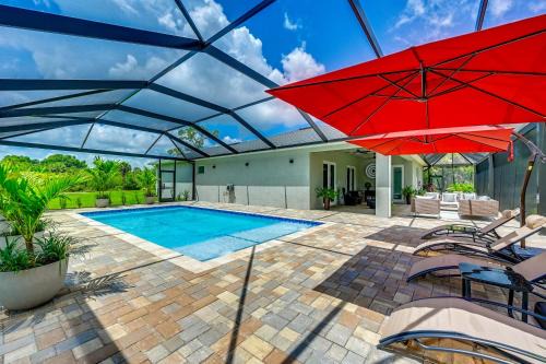 Rural Estates House | Outdoor Oasis Upscale Hideaway in Naples!